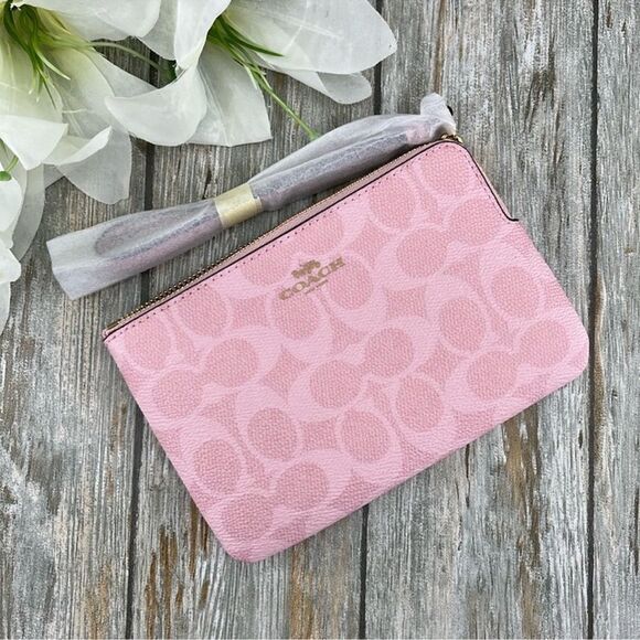 Coach Corner Zip Wristlet In Signature Canvas Powder Pink - Picture 1 of 5